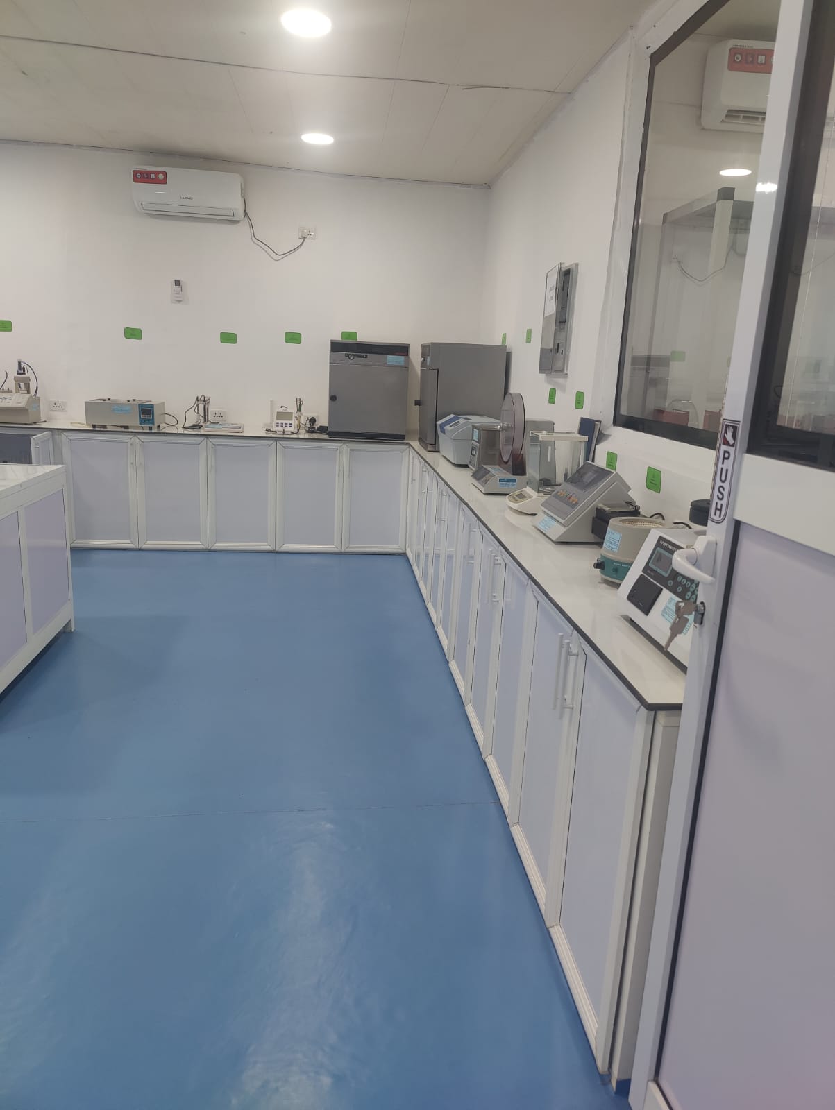 Quality control instrument room